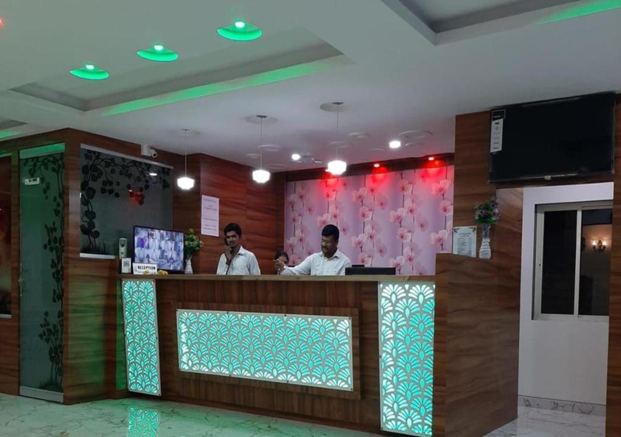 Hotel Sai Sk Palace Shirdi Eksteriør bilde